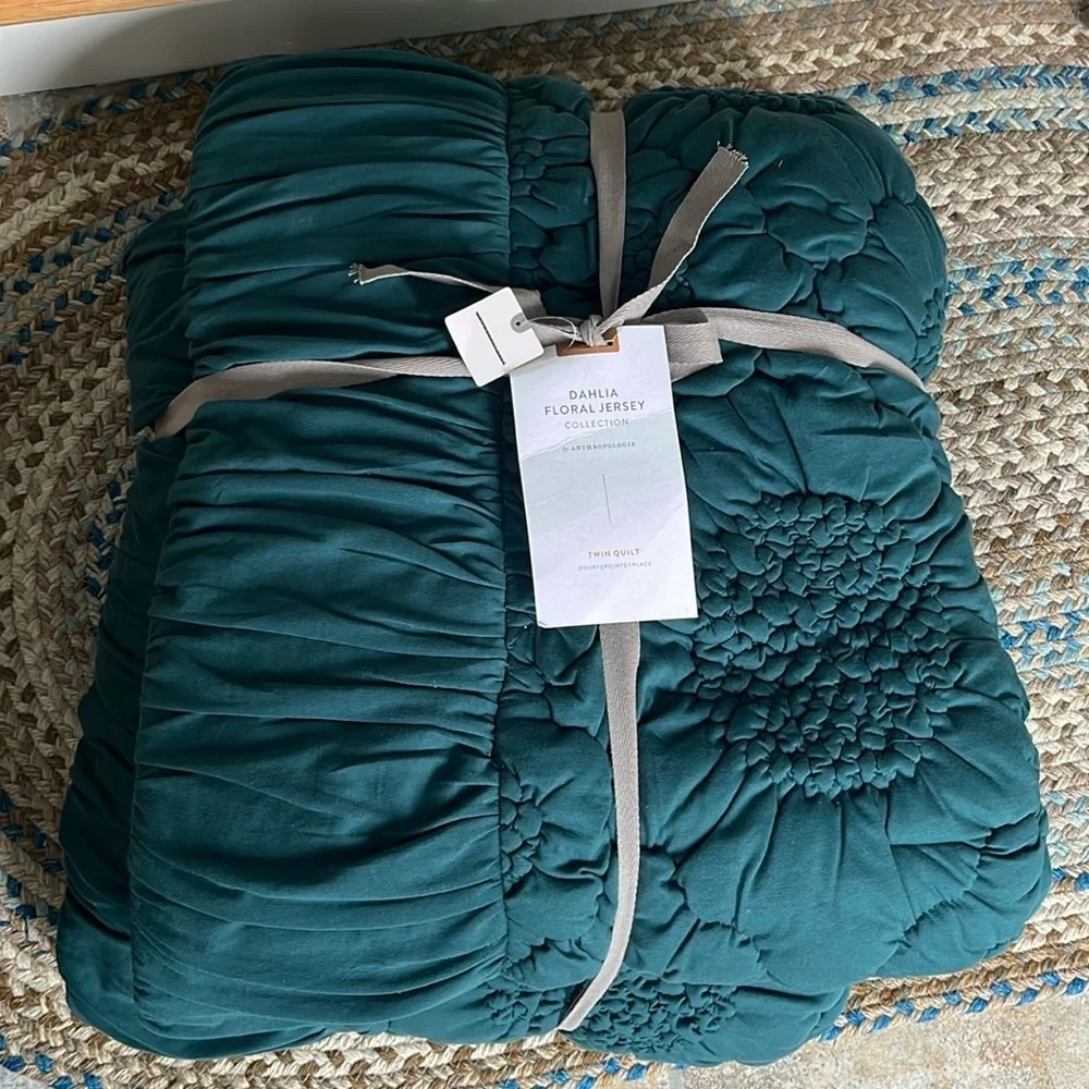 Anthropologie Dahlia Cotton Jersey Floral Quilt Size Twin NWT
